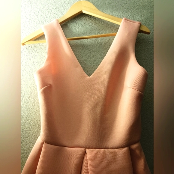 LOVE...ady .Beautiful dress size Small - Picture 3 of 6